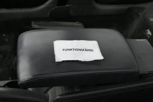 VW Passat 3BG Mittelarmlehne Armlehne Fach Lehne Mittelkonsole Leder schwarz c (150652)