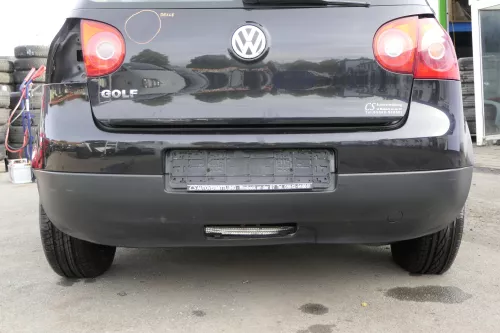 VW Golf 5 1K Limousine Stoßstange hinten Heckstoßstange schwarz LC9Z AHK auschni