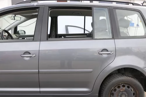 VW Touran 1T 1T3 Tür hinten links grau LD7X und Scheibe Platinumgrey II