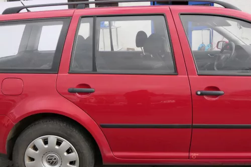 VW Golf 4 Bora Tür hinten rechts nur Kombi / Variant rot LY3D tornadorot 1J98330