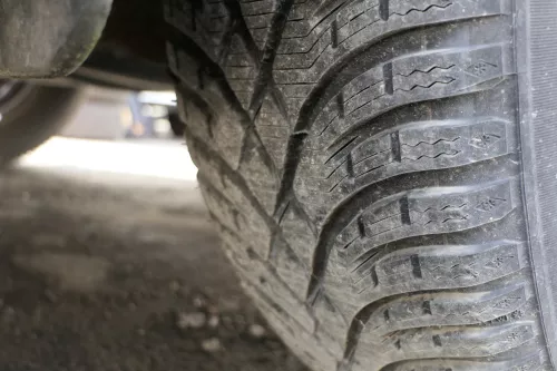 Audi A4 B5 A6 4B Passat 3BG Felgen Reifen Winterreifen M+S 195/65 R15 91T # 8mm (151369)