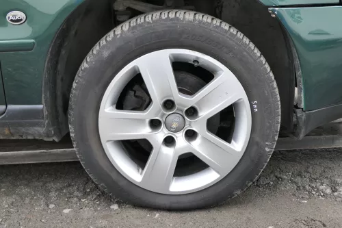 Aud A4 B5 A6 4B Alufelgen 205/55 R16 Sommerreifen Reifen Felgen 8E0601025B 5-6mm