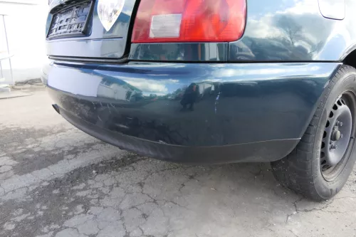 Audi A4 B5 Limousine Stoßstange hinten Heckstoßstange grün LZ6U biscaBj99 (151621)