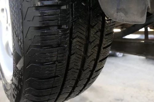 VW Passat 3BG Alufelgen Winterreifen Reifen 205/60 R15 91H KBA 43885 # 7mm (151724)