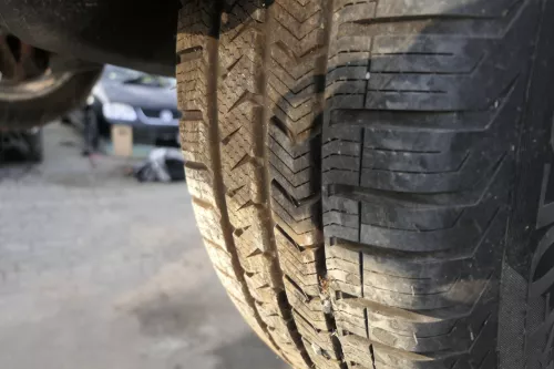 VW Passat 3BG Alufelgen Winterreifen Reifen 205/60 R15 91H KBA 43885 # 7mm (151724)