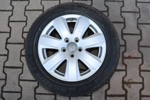 Audi A6 4F Alufelgen Reifen 225/55 R16 99H Felgen Winterreifen 4F0601025AN 5-8mm (151830)