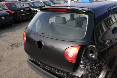 VW Golf 5 V Heckklappe hinten Kofferraumklappe + Scheibe schwarz LC9Z black magi (151925)