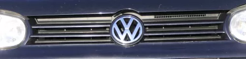 VW Golf 4 Grill Kühlergrill VW Zeichen Logo schwarz LC9Z blackmagic