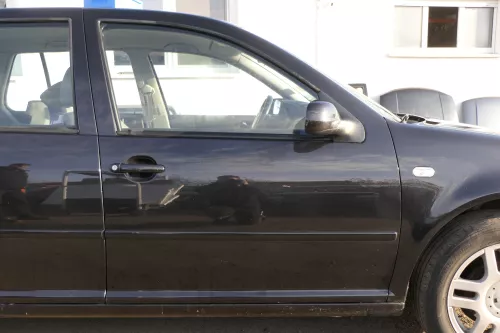 VW Golf 4 Bora Tür vorne rechts Beiahrertür 4/5-Türer Kombi Avant schwarz LC9Z b