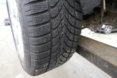 Audi A4 8E A6 4B Alufelgen 225/55 R16 99H Winterreifen Reifen Felgen 4-7mm Autec (152174)