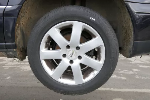 Audi A4 8E A6 4B Alufelgen 225/55 R16 99H Winterreifen Reifen Felgen 4-7mm Autec (152174)