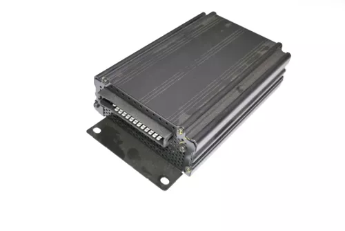 Audi A6 4B Limousine Subwoofer Bassbox Bose Verstärker Endstufe AMP3510C5