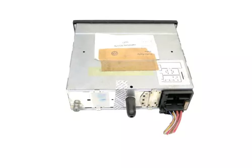 VW Golf 4 Bora Polo Radio Alpha 6X0035153 original mit Code (152222)