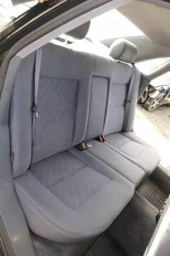 Audi A8 4D Avant Sitz Rückbank Rücksitzbank hinten Ski aquablau (152317)