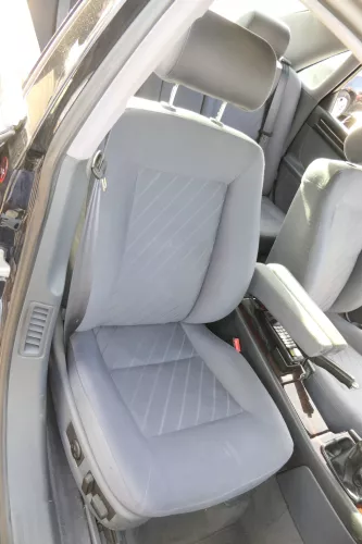 Audi A8 4D Sitz Beifahrersitz vorne rechts elektrisch verstellbar aquablau