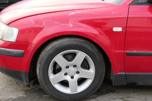 VW Passat 3B Kotflügel vorne links rot LY3D