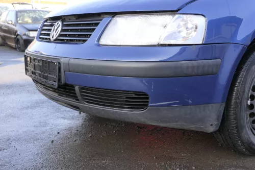 VW Passat 3B Stoßstange vorne Frontstoßstange Stoßfänger blau LR5V Grill (152525)