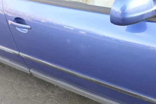 VW Passat 3B 3BG Kombi Limo Tür vorne rechts Beifahrertür blau LR5V ohneAnbaute (152534)