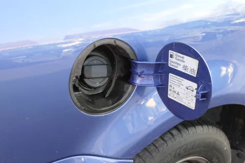 VW Passat 3B5 Kombi Tankdeckel Klappe Tankklappe Deckel Tank blau LR5V fjordblau (152535)