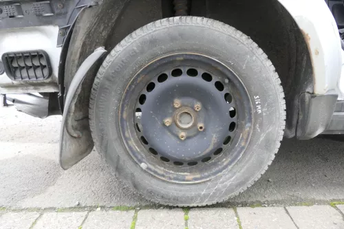 Audi A4 B5 A6 4B Passat 3B 3 Felgen Reifen Winterreifen M+S 195/65 R15 91T 3-6mm (152594)