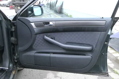 Audi A6 4B Türverkleidung Verkleidung Tür vorne +hinten links und rechts 152605 (152605)