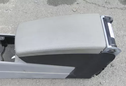 VW Passat 3C Mittelarmlehne Armlehne Fach Deckel Leder grau