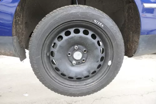 VW Passat 3C CC Golf Reifen Winterrreifen M&S 205/55 R16 91H Felgen 4-6mm (152709)