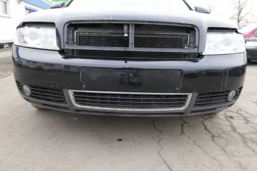 Audi A4 8E B6 Kombi Avant Stoßstange vorne mit Spoiler schwarz LY9B brilliant