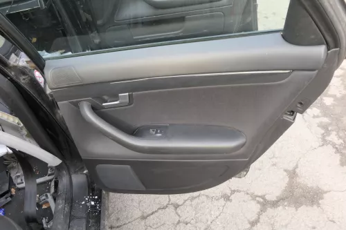 4x Audi A4 8E B6 Türverkleidung Verkleidung Tür vorne + hinten schwarz soul (152726)