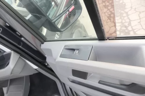 VW Crafter 7C MAN TGE Türverkleidung Verkleidung Tür vorne rechts grau (153151)