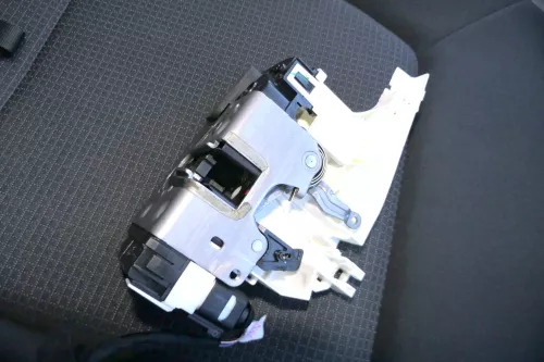 VW Crafter 7C MAN TGE Tür Türschloß hinten rechts Schiebetür 7C0843014BC /CA (153171)