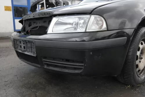Skoda Octavia 1U Stoßstange vorne Frontstoßstange schwarz LF9R abBj.2001 153290 (153290)