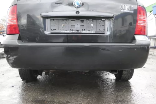 Skoda Octavia 1U Kombi Stoßstange hinten Heckstoßstange schwarz LF9R ab2001 blac