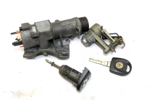 VW Golf 4 Limo Schloßsystem 1 Türschloß 1 Schlüssel Zündschloß Heckschloß OHNE