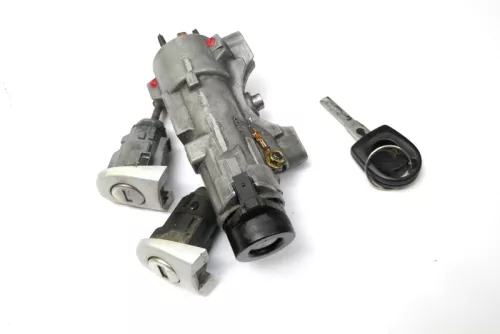 VW Golf 4 Bora Zündschloß + 2x Türschloß mit 1x Schlüssel Tür Schloß silber