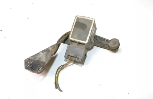 VW Passat 3BG 3B Sensor Leuchtweitenregulierung Niveausensor 4B0907503 vorne n