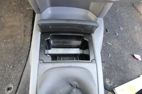 Skoda Fabia 6Y Aschenbecher vorne 6Y0857951B 47H (155363)