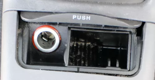 Seat Ibiza 6K Cordoba Vario Aschenbecher Zigarettenanzünder vorne  Facelift (155568)