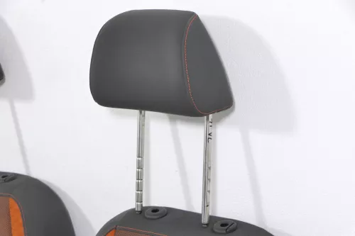 VW Touran 1T Kopfstütze vorne rechts oder links anthrazit orange nähte Cross