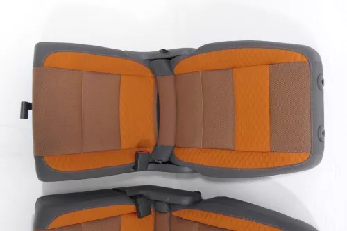 VW Touran Sitz Sitze hinten 1.Reihe Rücksitz alle 3 Stück Isofix Cross orange (155850)
