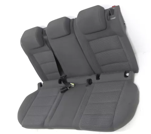 VW Golf 5 V Sitz Sitze hinten Rückbank Rücksitzbank 3 Punkt Lehne Kopfstützen (155852)