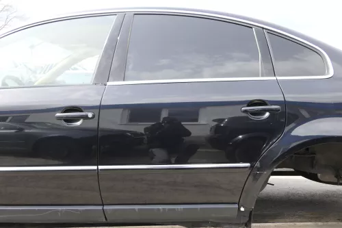 VW Passat 3B 3BG Limousine Tür hinten links mit Scheibe schwarz LC9Z blackmagic