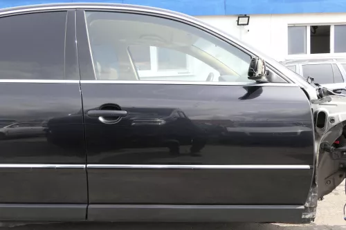 VW Passat 3B 3BG Kombi + Limo Tür vorne rechts Beifahrertür schwarz LC9Z chrom