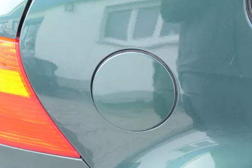 VW Golf 4 Limousine Tankdeckel Deckel Tank Tankverschluß Grün LC6M