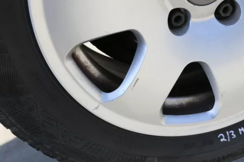 Audi A4 8E A6 4B Alufelgen 195/65 R15 91T Winterreifen Reifen 2-5mm 8E0601025 (156358)