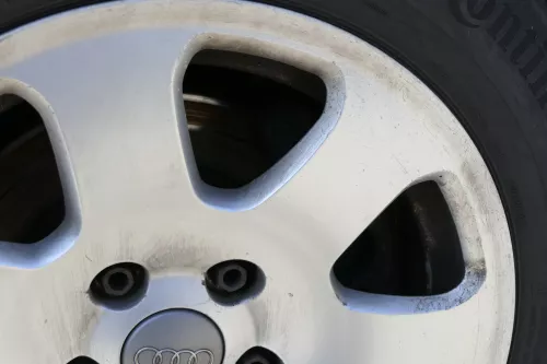 Audi A4 8E A6 4B Alufelgen 195/65 R15 91T Winterreifen Reifen 2-5mm 8E0601025 (156358)