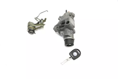 VW Golf 4 Bora Zündschloß mit 1x Schlüssel und Heckschloß Schloß