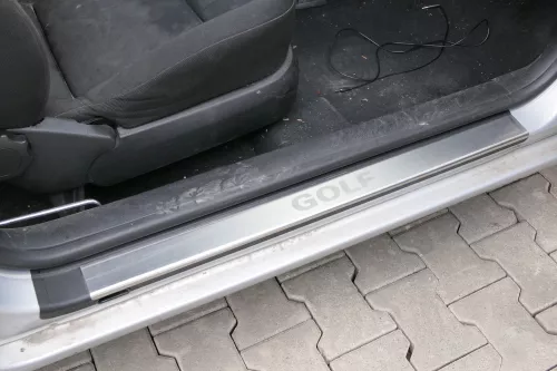 VW Golf 4 Einstiegsleisten rechts + links vorne 2/3-Türer vy E Kamei chrom silbe (156555)