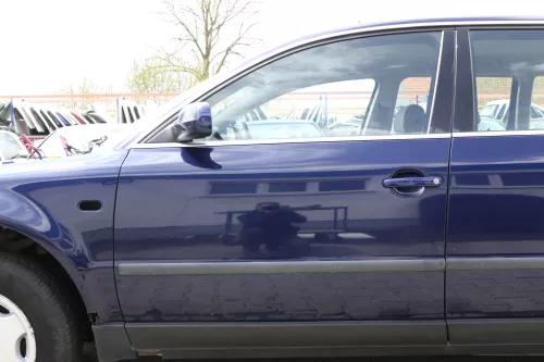 VW Passat 3B 3BG Kombi + Limo Tür vorne links Fahrertür blau LB5N indigoblau c