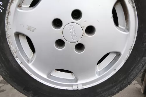 4x Audi A4 100 Alufelgen 195/65 R15 91T Winterreifen Reifen 3-6mm 441601025S (156573)